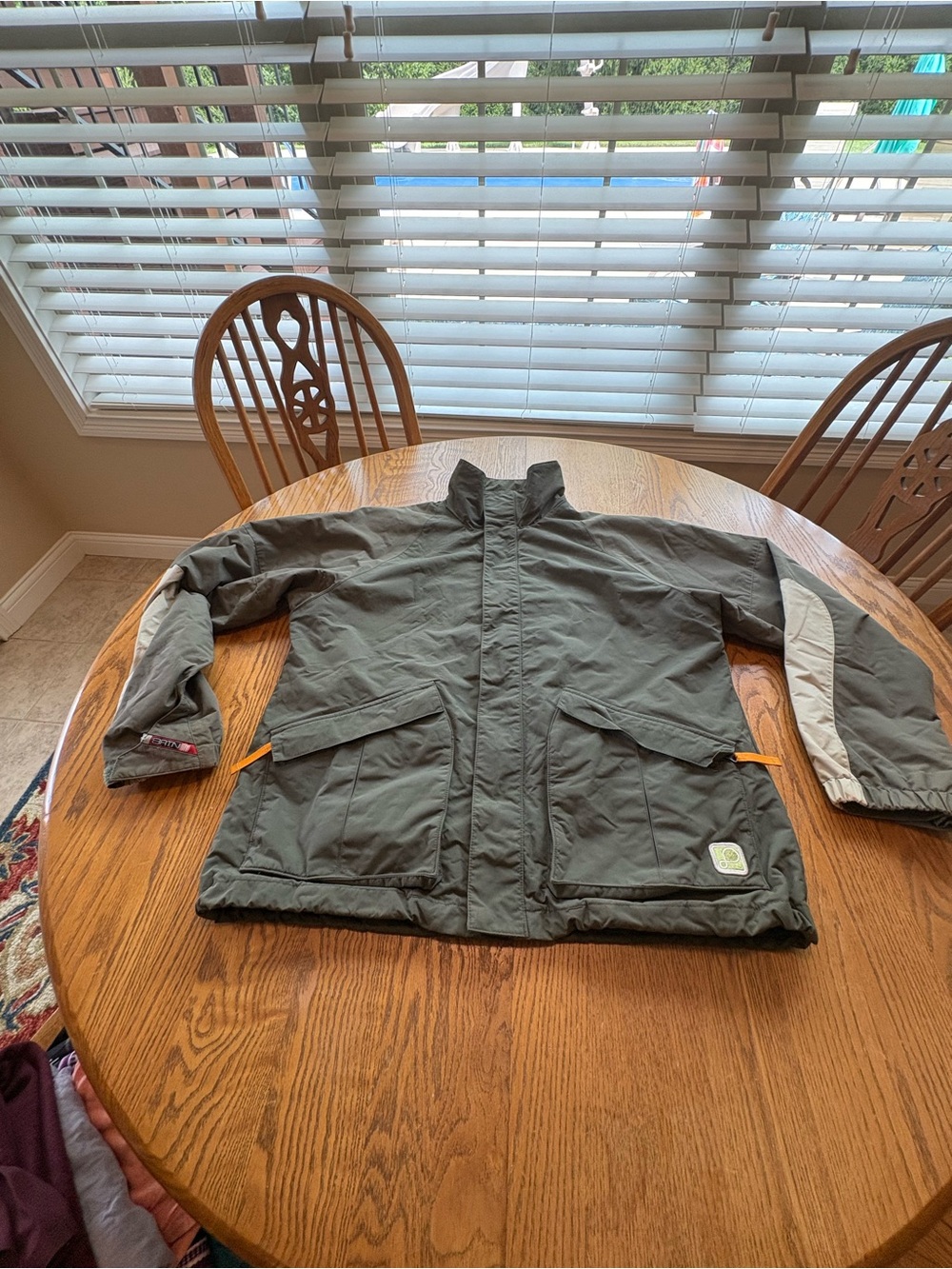 Burton Snowboarding mens Jacket size L Olive